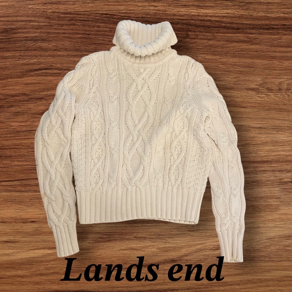 GORGEOUS Lands End Women’s Drifter cable turtleneck Size M 10-12